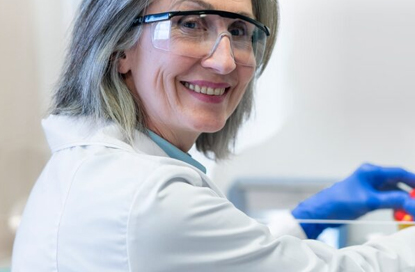 Um die Integration von Industrie, Wissenschaft und Forschung zu stärken, hat Shanghai Dengsheng Instrument gemeinsam mit vielen Spitzeninstitutionen eine neue Forschungs- und Entwicklungsbasis aufgebaut.