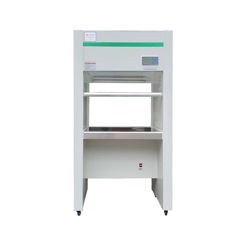 Halbgeschlossene Glasklappe im Clean Bench-Design